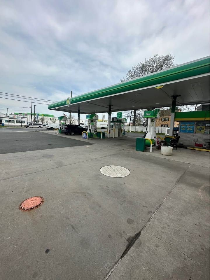 BP Gas Station & C-Store, Linden: Gas Station (Business Only) in Linden, NJ