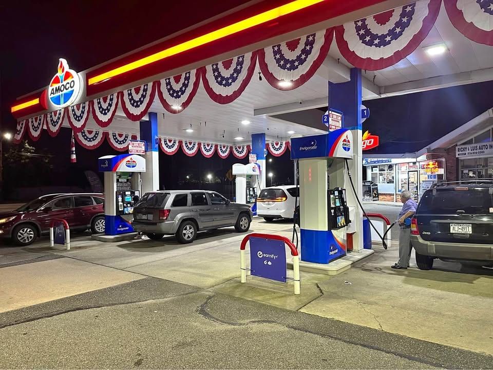 Amoco Gas Station, C-Store & Repair Shop, Seaford: Gas Station (Business Only) in Seaford, NY