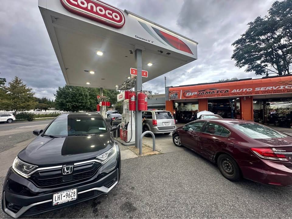 Unbranded Gas Station, C-Store & Auto Repair with Real Estate, Brooklyn: Gas Station + Real Estate in Brooklyn, NY