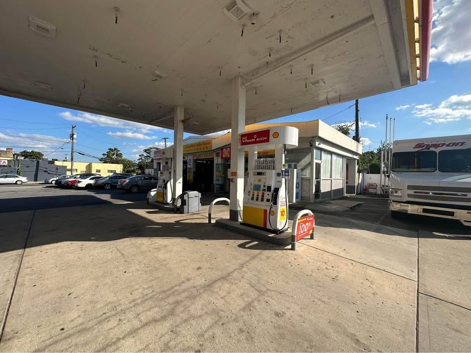 Shell Gas Station with Real Estate, Elmont: Gas Station + Real Estate in Elmont, NY