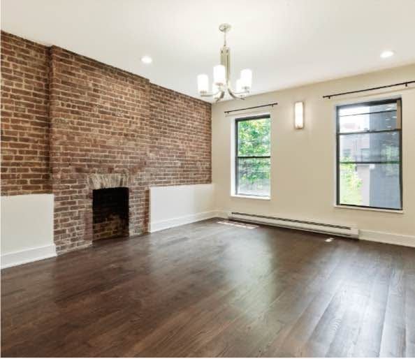 Hell's Kitchen Brownstone: 5 Free-Market Apartments, photo 2 of 18