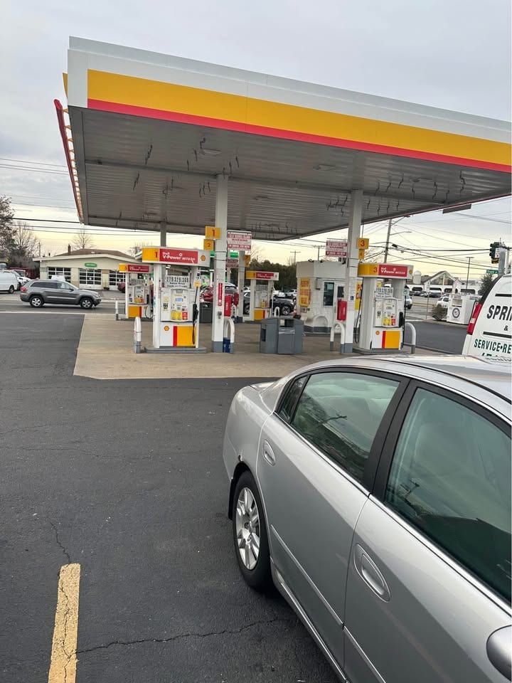 Shell Gas Station, C-Store & 3-Bay Repair Shop with Real Estate, East Meadow, photo 2 of 10