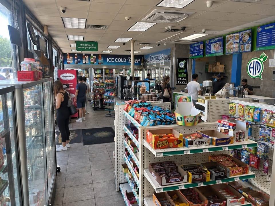 BP Gas Station, C-Store & Food Kitchen, Bethpage, photo 3 of 10