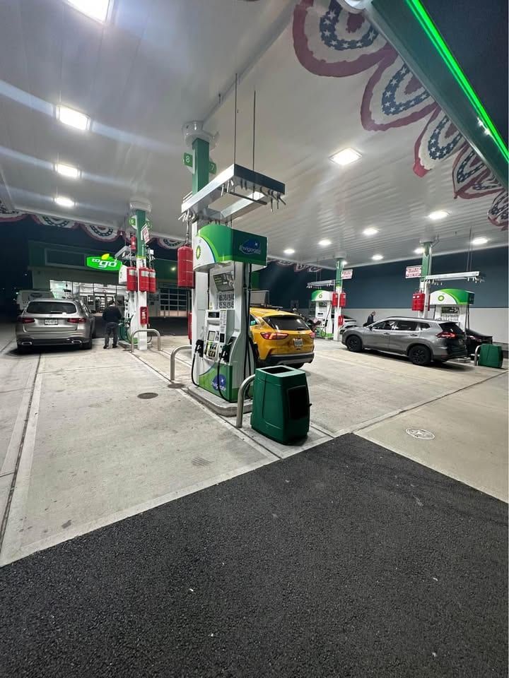BP Gas Station, C-Store & Auto Repair, Long Island City, photo 3 of 9