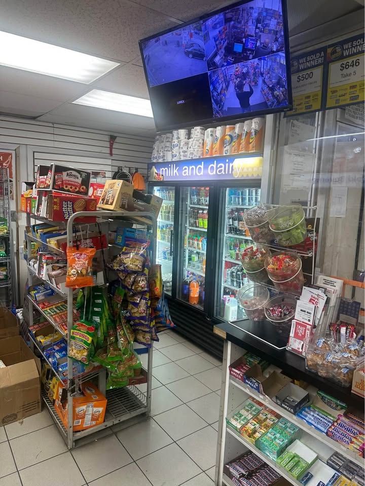 Unbranded Gas Station, C-Store & Auto Repair with Real Estate, Brooklyn, photo 5 of 10