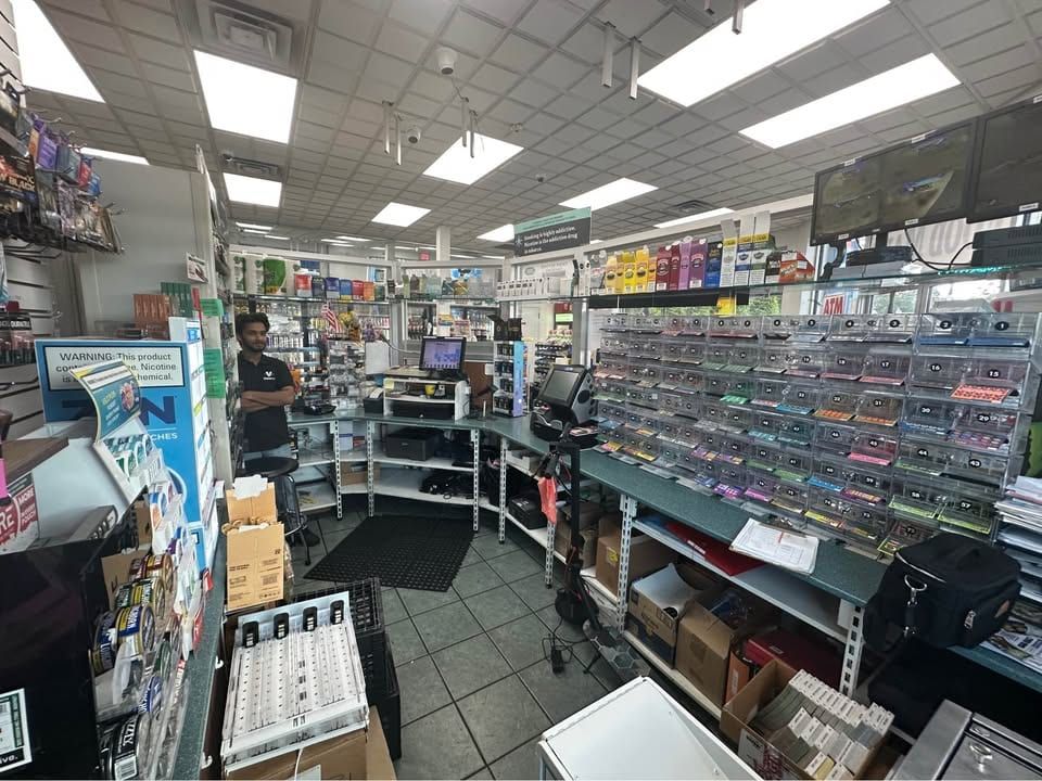 Valero Gas Station & C-Store, Bellmore, photo 6 of 10