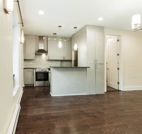 Hell's Kitchen Brownstone: 5 Free-Market Apartments, photo 6 of 18