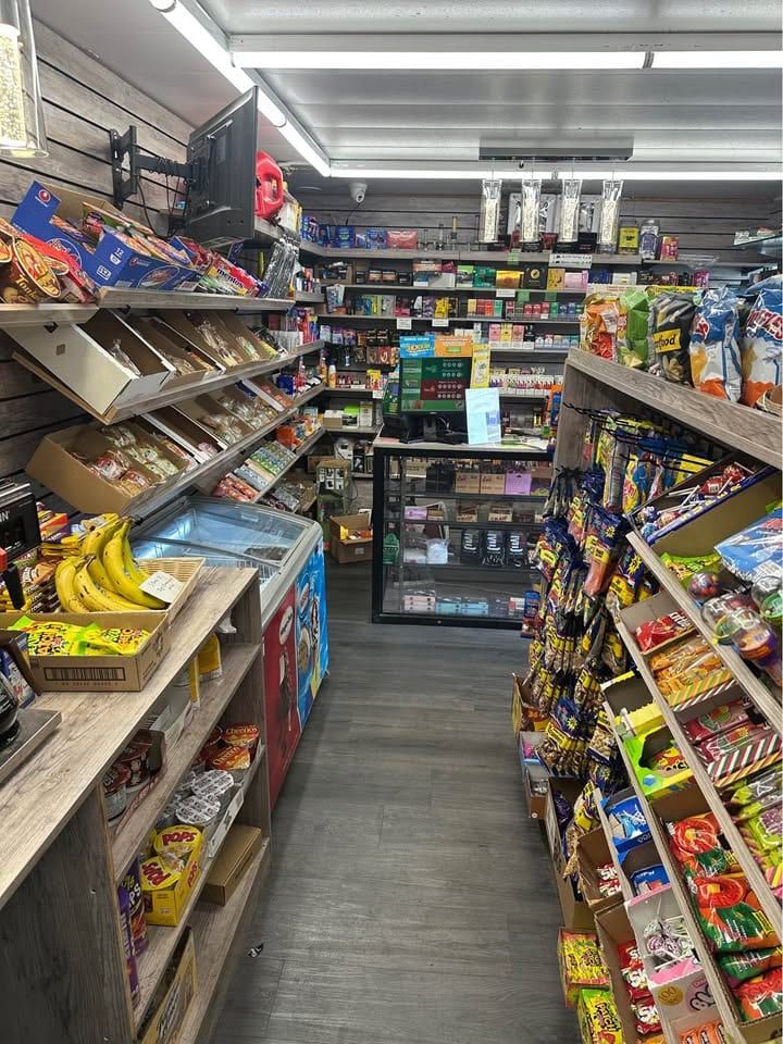 BP Gas Station & C-Store, Linden, photo 6 of 10