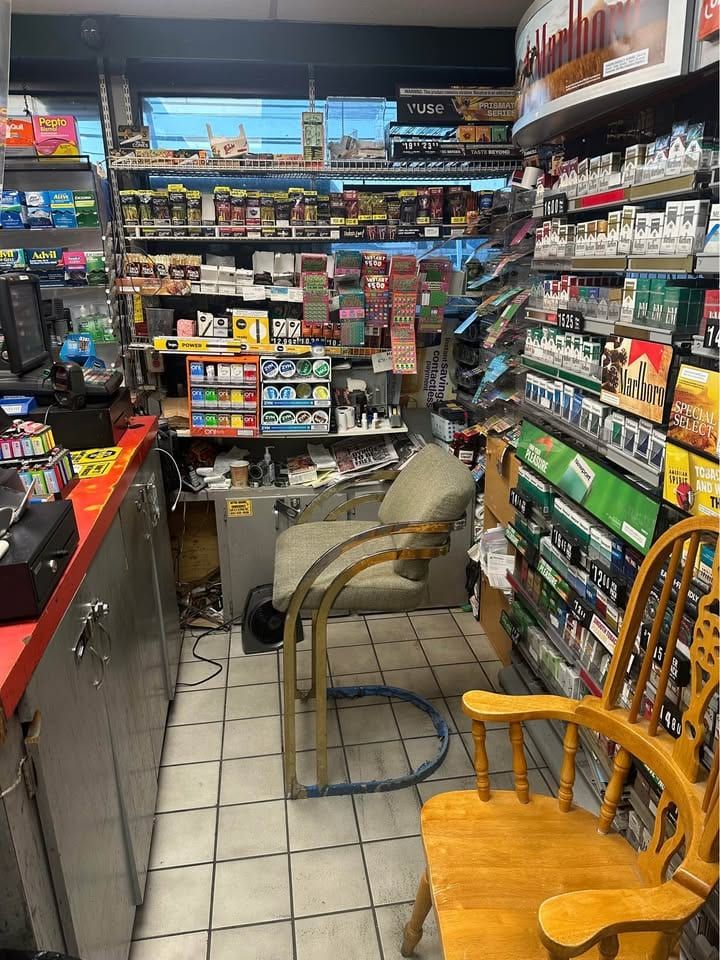 BP Gas Station & C-Store, Blue Point, photo 7 of 10