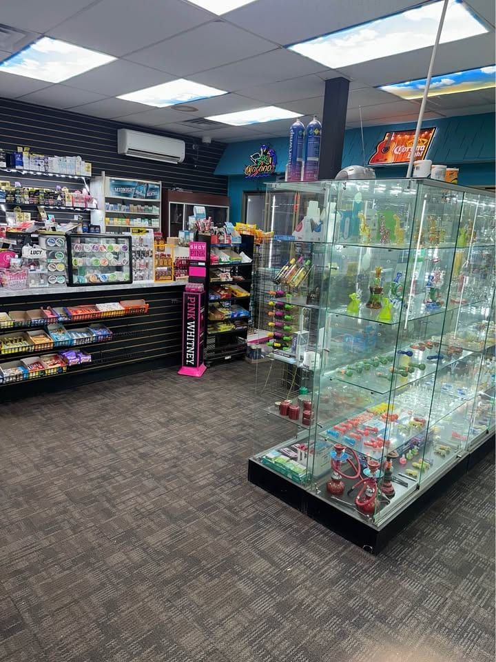 Unbranded Gas Station & C-Store with Real Estate, Suffolk County, photo 7 of 10
