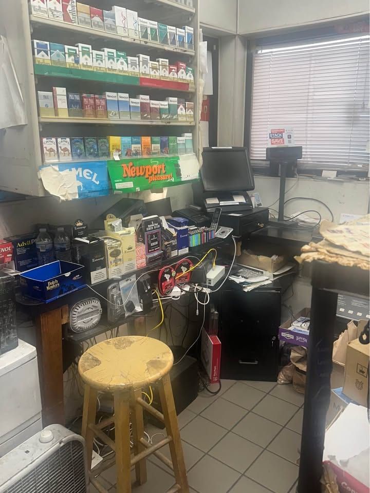 Conoco Gas Station & Auto Repair with Real Estate, Huntington Station, photo 7 of 10