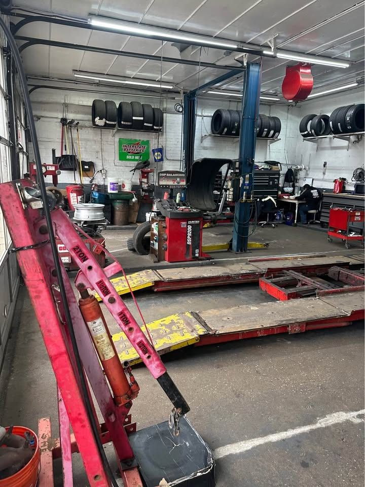 BP Gas Station, C-Store & 3-Bay Repair Shop, Queens–Nassau Border, photo 9 of 10