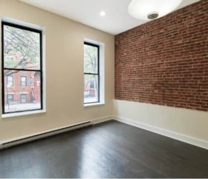 Hell's Kitchen Brownstone: 5 Free-Market Apartments, photo 13 of 18