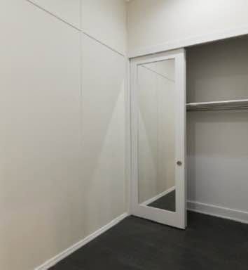 Hell's Kitchen Brownstone: 5 Free-Market Apartments, photo 15 of 18