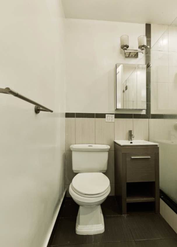 Hell's Kitchen Brownstone: 5 Free-Market Apartments, photo 16 of 18